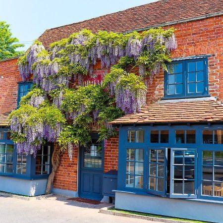 The Broad Leys Bed & Breakfast Aylesbury  Ngoại thất bức ảnh
