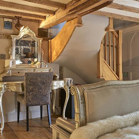 The Broad Leys Bed & Breakfast Aylesbury  Ngoại thất bức ảnh