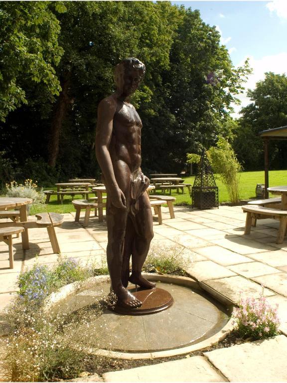 The Broad Leys Bed & Breakfast Aylesbury  Ngoại thất bức ảnh