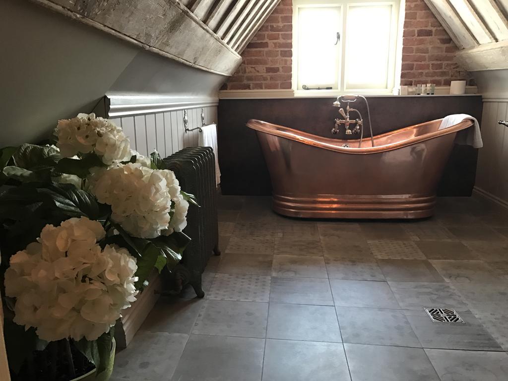 The Broad Leys Bed & Breakfast Aylesbury  Ngoại thất bức ảnh