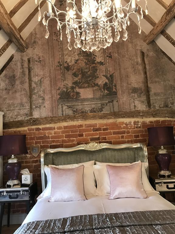 The Broad Leys Bed & Breakfast Aylesbury  Ngoại thất bức ảnh