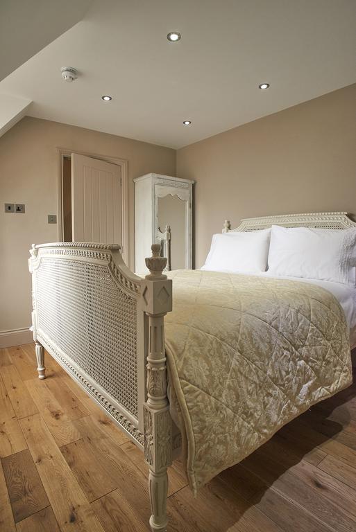 The Broad Leys Bed & Breakfast Aylesbury  Ngoại thất bức ảnh